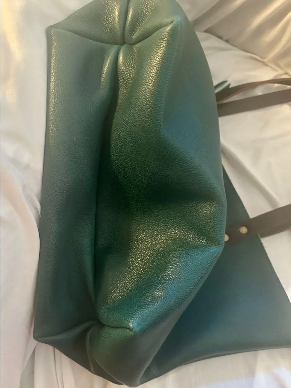 NEW Portland Leather Large Tote. Beautiful Green with Dark Brown Straps. - Picture 3 of 7